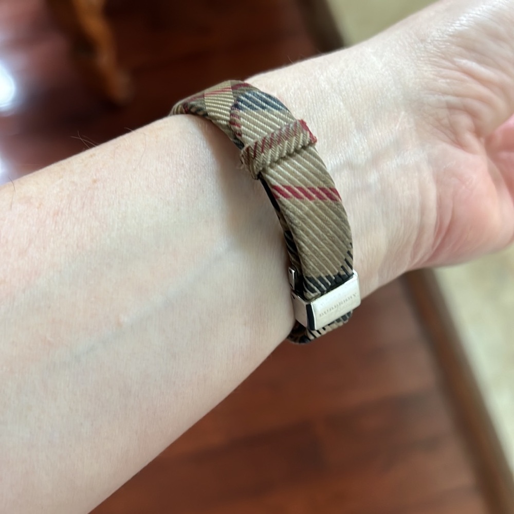 Burberry Watch - Picture 6 of 6
